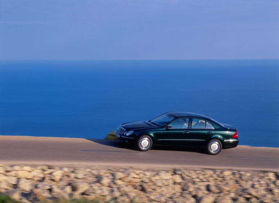  Mercedes-Benz E-Class 2002 года  (фото 401 из 448)